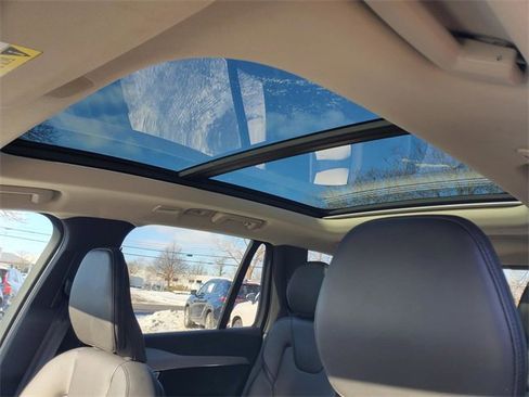 Used 2023 Volvo XC90 B5 Core w/ Protection Package Premier image 14
