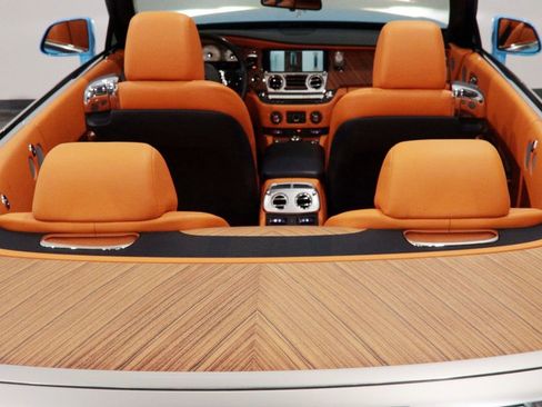 Used 2017 Rolls-Royce Dawn image 12