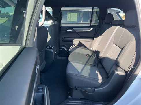 Used 2025 GMC Acadia Elevation image 21