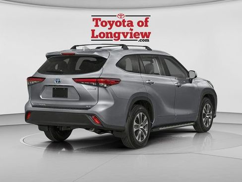 Certified 2026 Toyota Highlander XLE AWD/4WD image 4