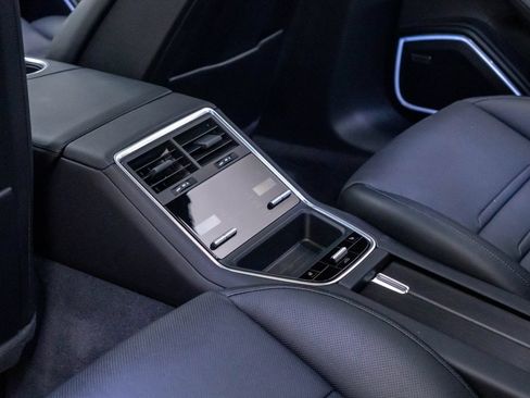 Used 2023 Porsche Panamera 4 Platinum Edition AWD/4WD image 19