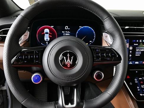 New 2025 Maserati Grecale GT image 11