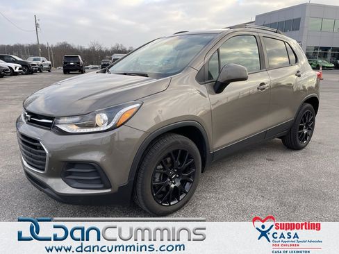 Used 2022 Chevrolet Trax LT w/ Sport Edition image 1