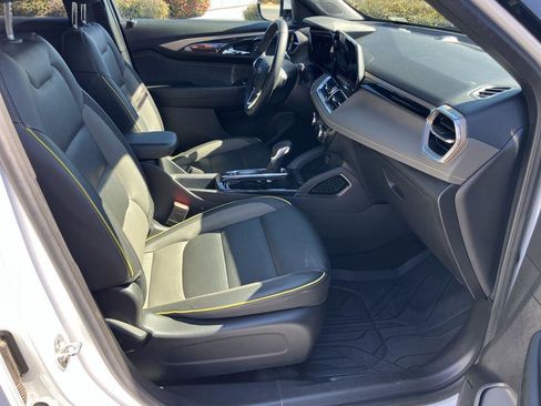 Used 2024 Chevrolet TrailBlazer ACTIV w/ Driver Confidence Package image 32