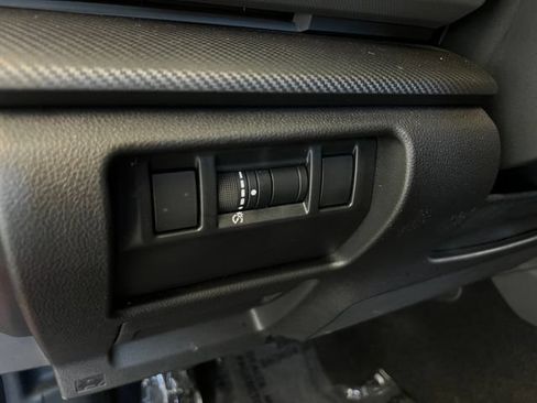 Used 2024 Subaru Crosstrek 2.5i Limited w/ Crosstrek Mirror Package AWD/4WD image 31