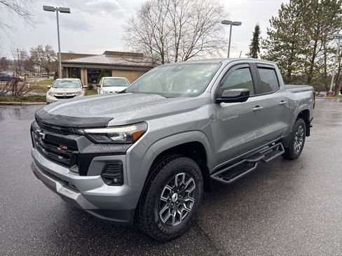 Used 2024 Chevrolet Colorado Z71 w/ Z71 Convenience Package 2 AWD/4WD image 15