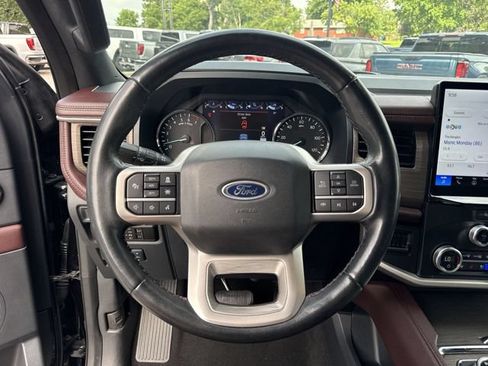 Used 2024 Ford Expedition Limited AWD/4WD image 11