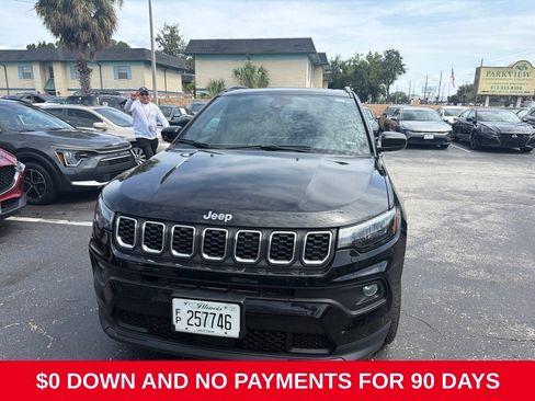Used 2025 Jeep Compass Latitude w/ Sun & Sound Group AWD/4WD image 2