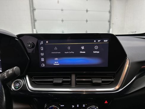 Used 2025 Chevrolet Trax RS w/ Driver Confidence Package image 27