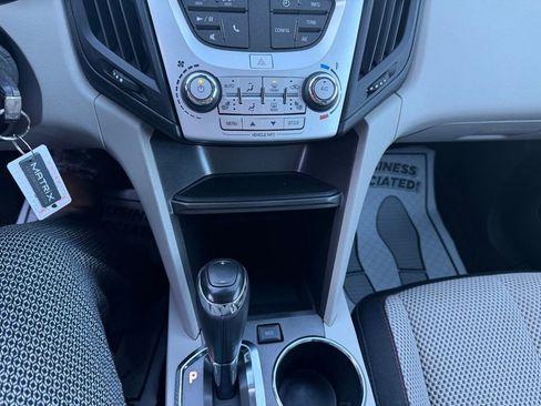 Used 2017 Chevrolet Equinox LT w/ Convenience Package image 18