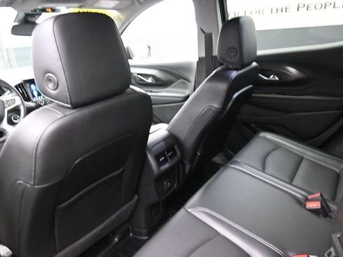 Used 2022 GMC Terrain SLT w/ Infotainment Package II image 23