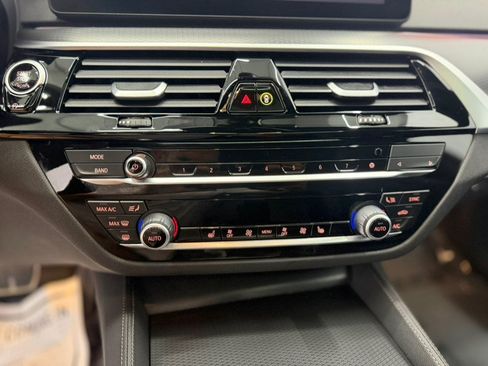 Used 2023 BMW 530i xDrive w/ M Sport Package AWD/4WD image 33