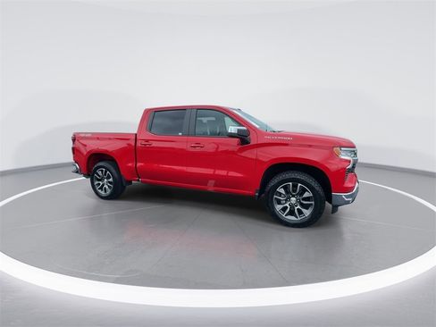 Used 2022 Chevrolet Silverado 1500 LT image 3