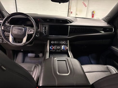 Used 2023 GMC Yukon XL Denali w/ Denali Reserve Package image 30