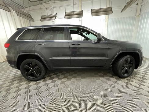 Used 2014 Jeep Grand Cherokee Altitude AWD/4WD image 18