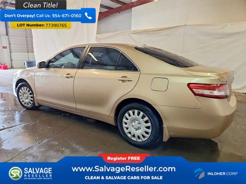 Used 2011 Toyota Camry Sedan image 3