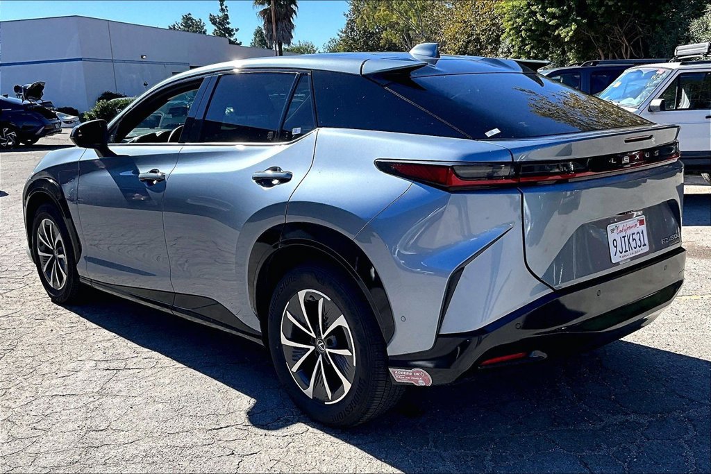 Used 2023 Lexus RZ 450e Premium w/ Technology Package AWD/4WD image 6