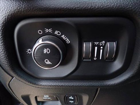Used 2023 RAM 1500 Laramie AWD/4WD image 15