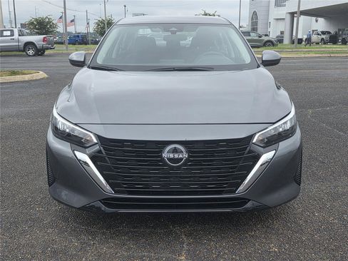 Used 2025 Nissan Sentra S FWD image 2