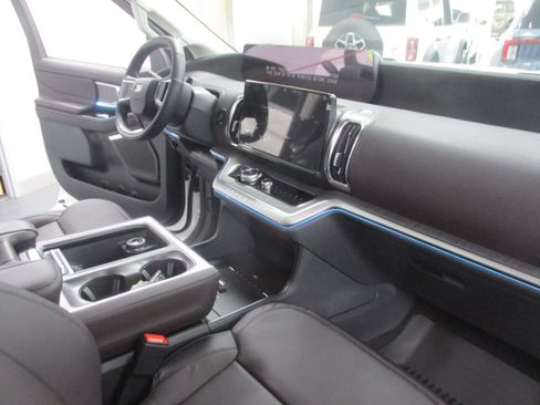 New 2025 Ford Expedition Platinum w/ Platinum Ultimate Package image 28