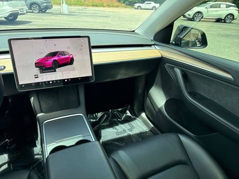 Used 2023 Tesla Model Y Long Range AWD/4WD image 15