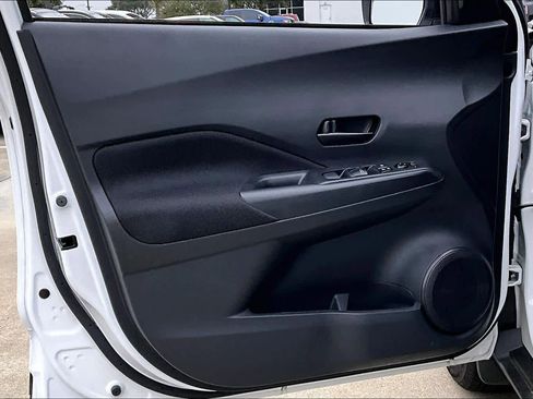 New 2025 Nissan Kicks Play S image 16