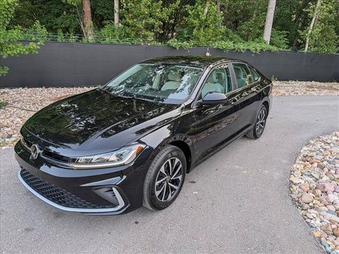 Certified 2025 Volkswagen Jetta S FWD image 1