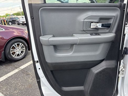 Used 2017 RAM 1500 Classic SLT AWD/4WD image 21