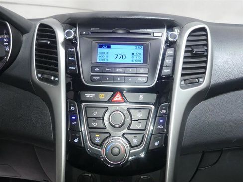 Used 2016 Hyundai Elantra GT FWD image 34