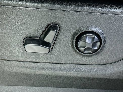 Used 2019 RAM 1500 Big Horn RWD image 21