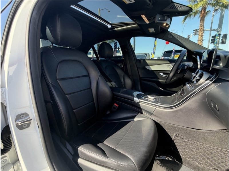 Used 2020 Mercedes-Benz C 300 Sedan w/ Premium Package image 27