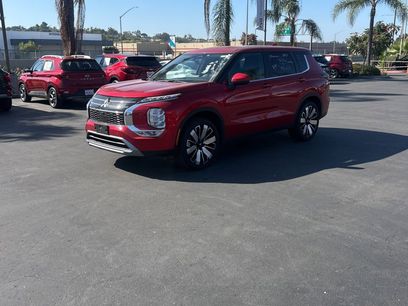Used 2025 Mitsubishi Outlander SE
