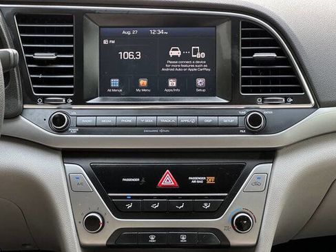 Used 2018 Hyundai Elantra SEL image 16