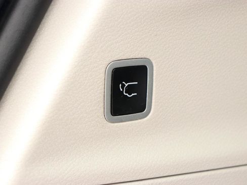 Used 2024 Chrysler Pacifica Touring-L FWD image 64