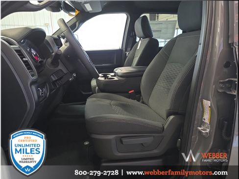 New 2026 RAM 2500 Tradesman AWD/4WD image 9
