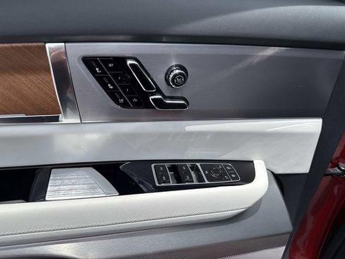 New 2026 Cadillac Vistiq Sport image 19