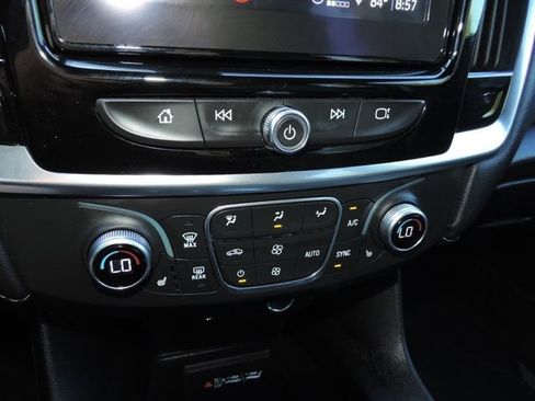 Used 2023 Chevrolet Traverse LT FWD image 26