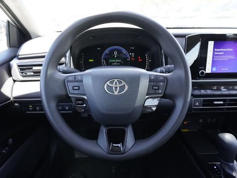 Used 2025 Toyota Camry LE FWD image 10