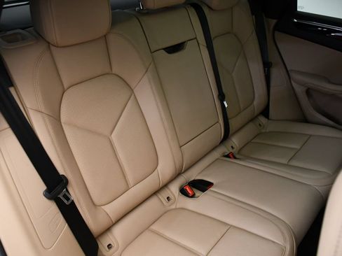 Certified 2026 Porsche Macan AWD/4WD image 56