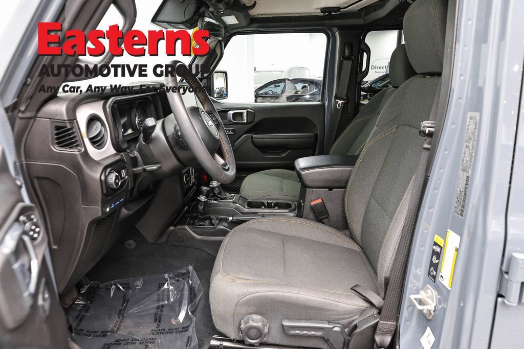 Used 2024 Jeep Wrangler Unlimited w/ Convenience Group AWD/4WD image 14