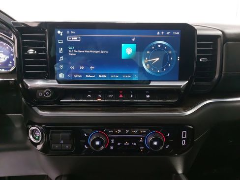 Used 2022 Chevrolet Silverado 1500 RST w/ Protection Package image 19