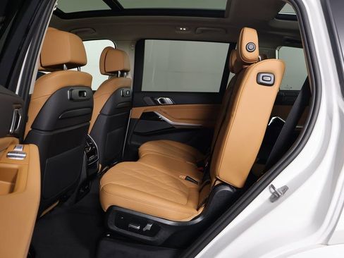 Certified 2026 BMW X7 xDrive40i w/ Premium Package image 11