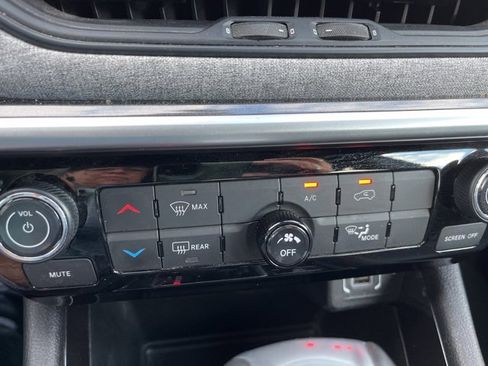 Used 2024 Jeep Compass Latitude image 22