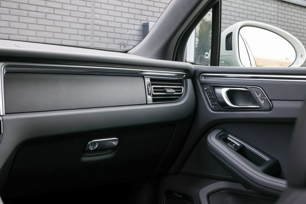 New 2026 Porsche Macan S AWD/4WD image 54