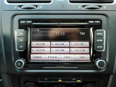 Used 2012 Volkswagen Golf 4-Door FWD image 39