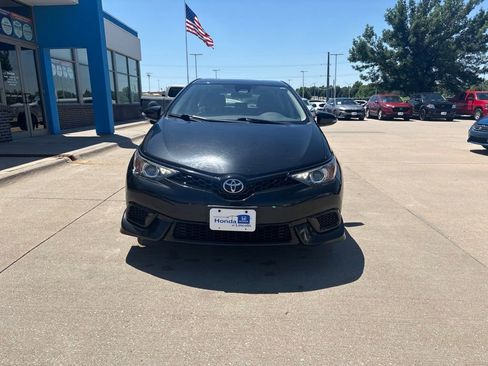 Used 2017 Toyota Corolla iM w/ Carpet Mat Package FWD image 2