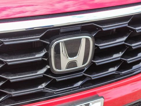 Used 2025 Honda Pilot Touring image 14