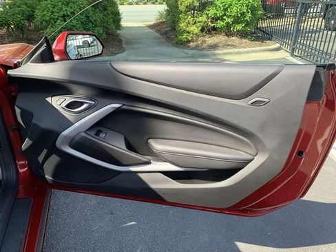 Used 2021 Chevrolet Camaro LT w/ RS Package image 10