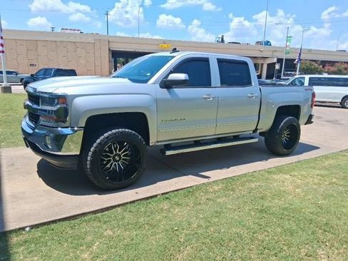 Used 2017 Chevrolet Silverado 1500 LT w/ All Star Edition AWD/4WD image 2
