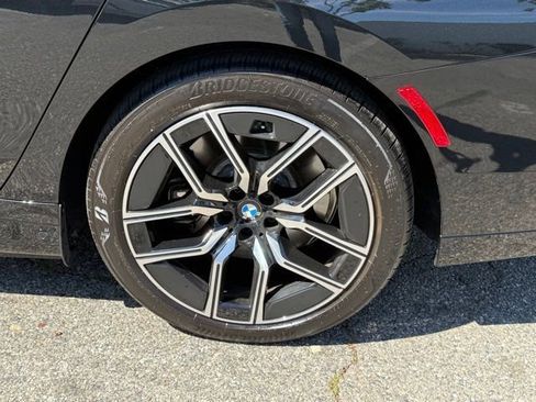 Used 2025 BMW i7 xDrive60 w/ Executive Package AWD/4WD image 14